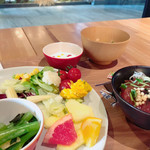 バンブルビー カフェ - 