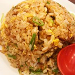 博多ラーメン 本丸亭 - チャーハンセット大盛り

脂っこくなく、醤油が効いた香ばしいチャーハンでした。