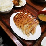 Oosaka Oushou - 餃子定食です 餃子は2人前セットされてます