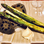 肴薫 - レンコンとアスパラの焼物