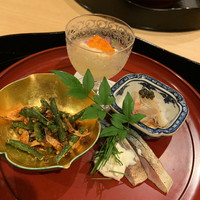 の弥七 - 前菜：ピーナッツ豆腐、インゲンと桜えび、燻製鯖、イカ？ インゲンと桜えび、香ばしい。燻製鯖は肉厚！ヨーグルトのソースで。