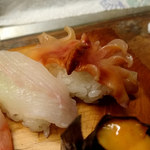 冨久寿司 - 赤貝、ひらめ