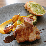 チライ - ランチコース春揄（ハルニレ）3200円税別メインの豚肉のグリル