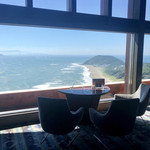 コーヒーハウス アドリア - ラウンジから見える、恋路ヶ浜の景色