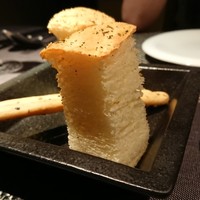 オステリア ブッビーノ - パン