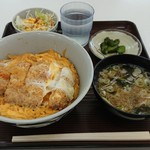 新潟県運転免許センター 食堂 - かつ丼 (770円)