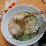 麺謹製3L's - 麺のリフトアップ