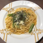 鎌倉パスタ - 帆立とグリーンアスパラの伊勢海老風味パスタ