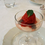リストランテ ベネチア - 苺のババレーゼ。<2012_02>