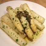 彗富運 - ペルー産ホワイトアスパラの焦がしバターのケッパー風味700円
