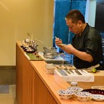 日本料理 たかむら - 向付盛付け中