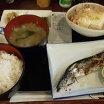 百花亭 - 焼き魚定食(さんま)