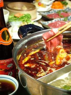 西安刀削麺酒楼 - 西安薬膳火鍋！コラーゲンと唐辛子の二色スープでどうぞ！