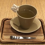 林屋新兵衛 - セットドリンクのぶどう煎茶。落雁がサービス。