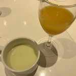 FOUR SEASONS CAFE - 2019年8月　レディースセットのジュースとスープ