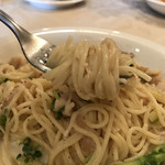 イルゴローソ - アサリ、小柱、アスパラ入りクリームソース