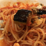 イルゴローソ - ナス入りトマトソース、モッツァレラチーズ添え