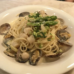 イルゴローソ - アサリ、小柱、アスパラ入りクリームソース