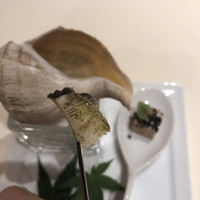 レストランひらまつ 博多 - ツブ貝には昆布のパウダーが。旨味が凝縮されています