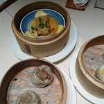 中国菜 湖園 - 近江牛焼売、海老真丈の湯葉巻、海老焼売