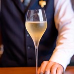 Wine Bar NOAM - その他写真:シャンパーニュサーヴ2
