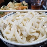 馬荷亭 よし - 大盛は丼にたっぷり