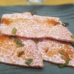 スタミナ苑 - 特選カルビ　時価　1枚　約1,200円　