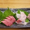 かっぱ屋 - 料理写真:刺身盛り合わせ
白身魚にも鮪にもしっかり脂が乗り旨かった♪