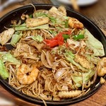 弘法市スタジアム広島 - 愛友市場名物 海鮮焼きそば 700円