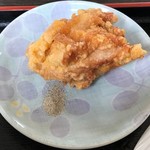 食府 - サービスの唐揚げ