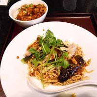 過門香歩高里 六本木店 - 「よだれ鶏の辛味和え麺」(1,000円) 過門香歩高里 六本木店 - 「よだれ鶏の辛味和え麺」(1,000円)