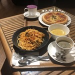 モア カフェ - 