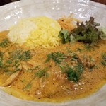 SPICY CURRY 魯珈 - ディル爽やかに薫る。秋鮭と舞茸のカレー