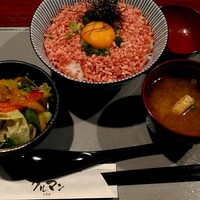 馬刺しと焼き鳥 グルマン三年坂 - 