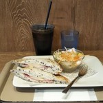カフェ ソラーレ - モーニングセットCセット
ごまパンホットサンド  ハムチーズ(460円)