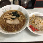 月山亭 - 醤油ラーメン、半チャーハンAセット