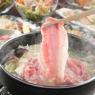 温かい鍋料理もございます