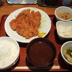 とんかつは飲み物。 - 890円の定番定食