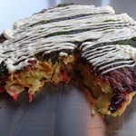 Kurashiki Okonomiyaki Rinnkuu - 豚玉 断面