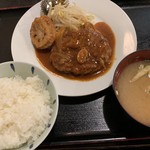 津国屋 - 煮込みハンバーグ