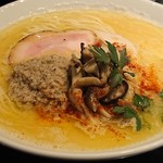 鶏そば・ラーメン Tonari - 真鯛とキノコの白湯ラーメン¥