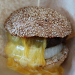 自由が丘バーガー - チーズバーガー
