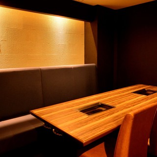 A high-quality, completely private room with a calm atmosphere that can accommodate up to 15 people.