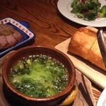 RIGOLETTO　WINE　AND　BAR - 2012/02 Garlic Toast ガーリックトースト 300円、Roast Pork 500円、Ajillo of Shirimp 小海老のアヒージョ 500円