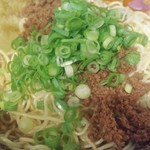 KUNIMATSU Express - 「担々麺Excella」は、良くかき混ぜて食べます。辛さを味わいたいので、温泉玉子は端に除けて混ぜませんでした。