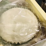 北海道どさんこプラザ - 籠盛りチーズケーキ