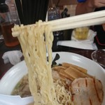 花鳥風月 - 細めのちぢれ麺は珍しいでしょう～！