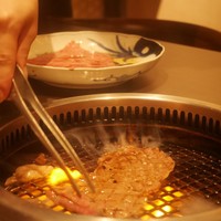 佐賀牛 Sagaya 銀座 - 目の前のロースター