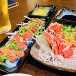 一すじ - 鳥レバー刺し(左)と、ズリ刺し(右)
ビールはプレモル