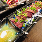 一すじ - 鳥レバー刺し(胡麻油が綺麗)